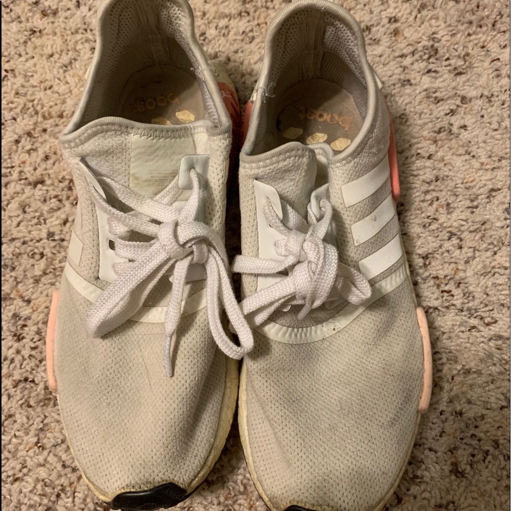 white and pink nmd r1 sneakers